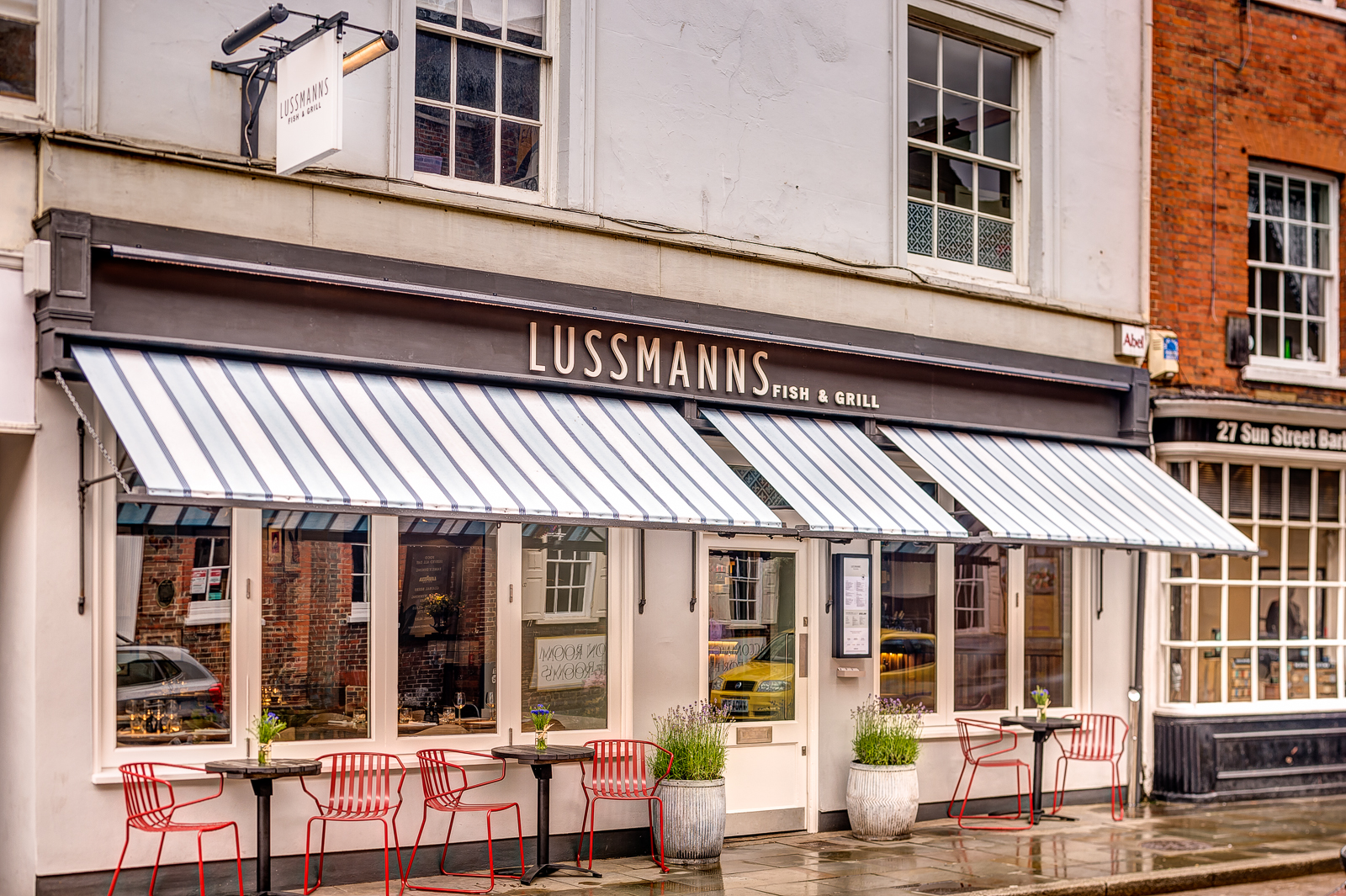 Local restaurant Lussmanns delivers more than 25,000 orders of food during lockdown.