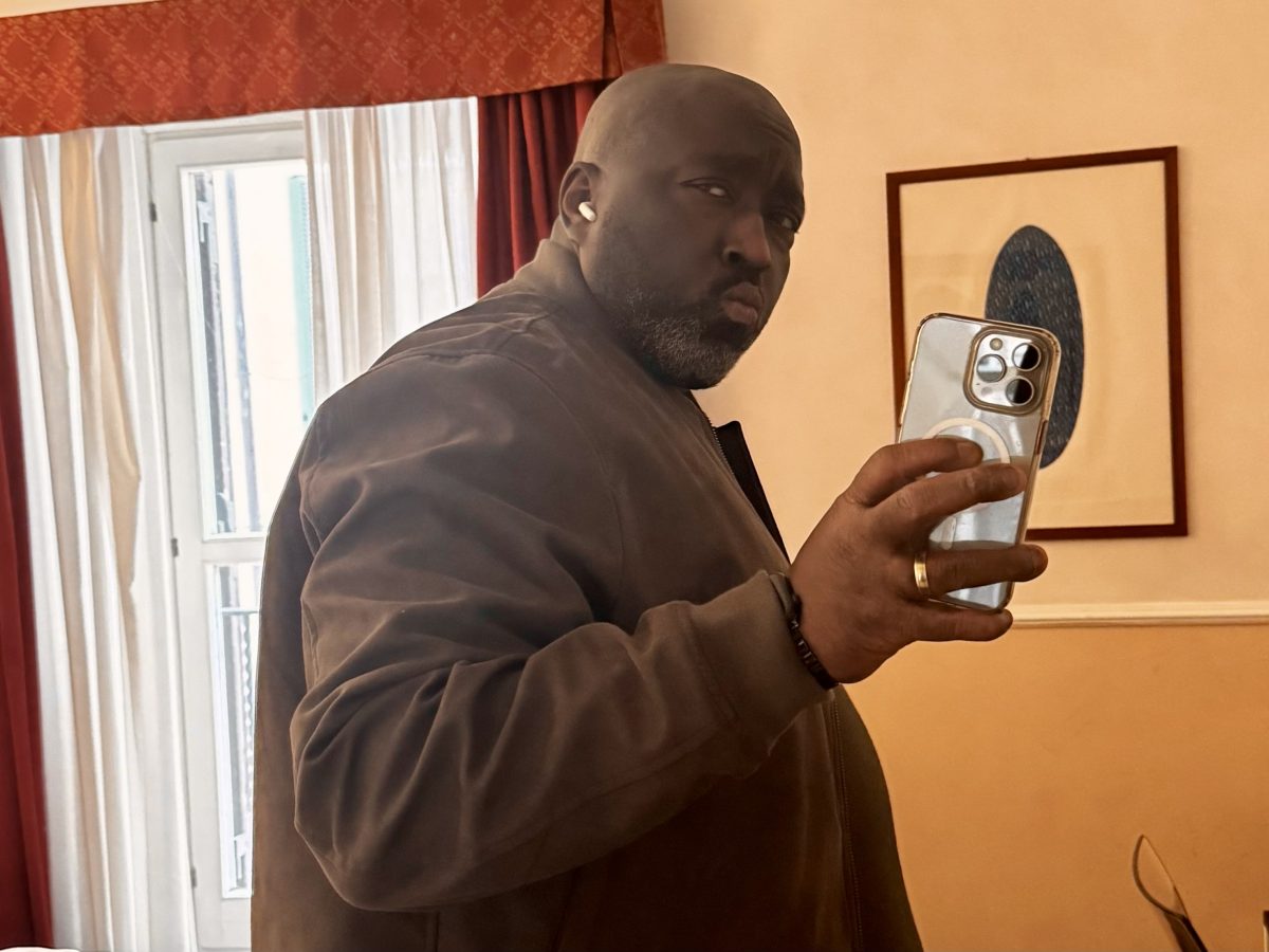 Mirror selfie in hotel room during a weekend break in Rome